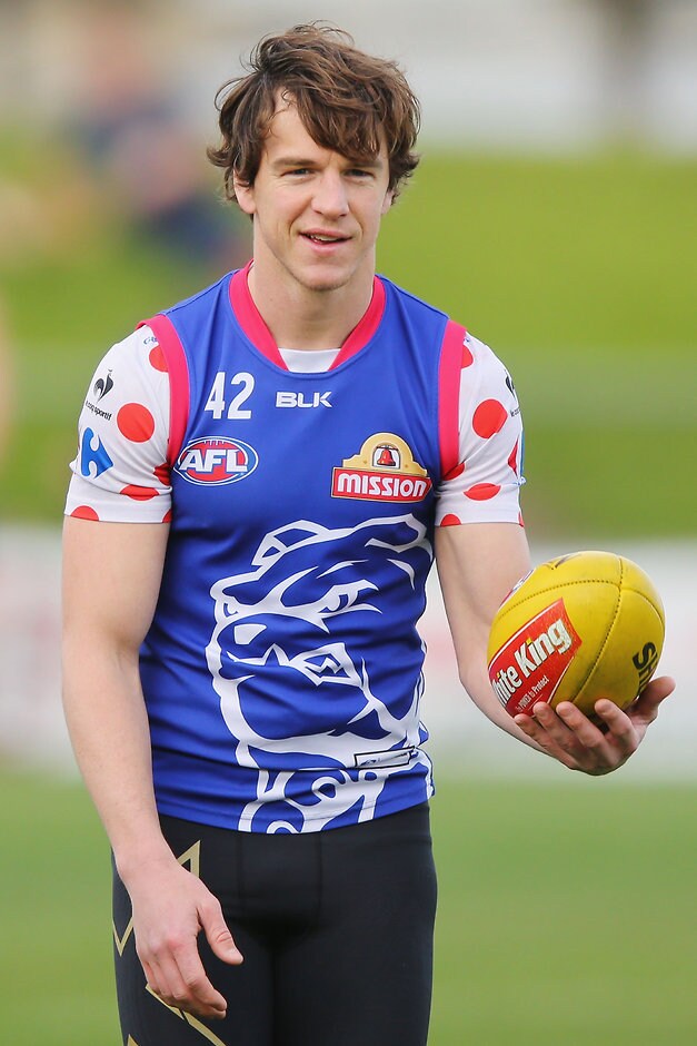 AFL 2016 Training - Western Bulldogs 200916 MELBOURNE, AUSTRALIA - SEPTEMBER 20: Liam Picken of the Bulldogs looks upfield during a Western Bulldogs training session at Whitten Oval on September 20, 2016 in Melbourne, Australia. (Photo by Michael Dodge/Getty Images/AFL Media)